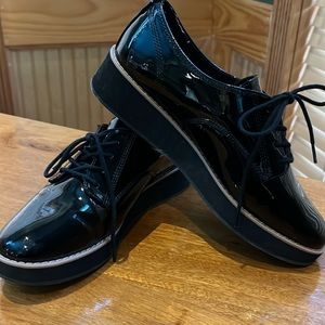 Size 7 black patent leather platform loafers